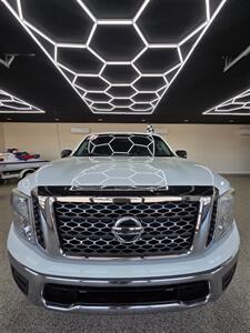 2017 Nissan Titan SV   - Photo 5 - Bullhead City, AZ 86442
