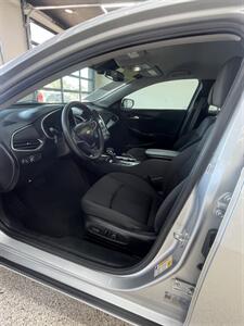 2022 Chevrolet Malibu LT   - Photo 5 - Bullhead City, AZ 86442