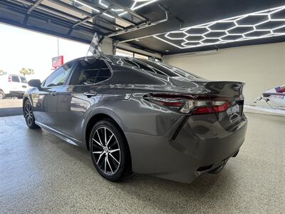 2022 Toyota Camry SE   - Photo 18 - Bullhead City, AZ 86442