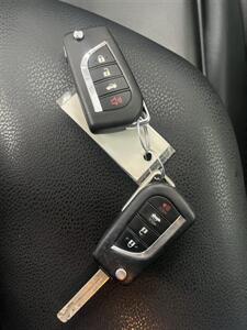 2022 Toyota Camry SE   - Photo 8 - Bullhead City, AZ 86442