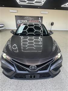 2022 Toyota Camry SE   - Photo 4 - Bullhead City, AZ 86442