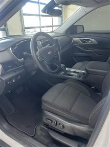 2021 Chevrolet Traverse LS   - Photo 2 - Bullhead City, AZ 86442