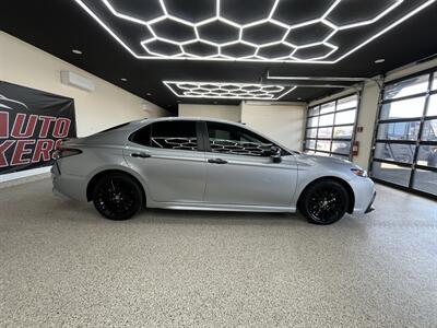 2022 Toyota Camry SE Nightshade   - Photo 4 - Bullhead City, AZ 86442