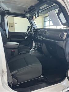 2020 Jeep Gladiator Overland - Photo 9 - Bullhead City, AZ 86442