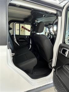 2020 Jeep Gladiator Overland - Photo 10 - Bullhead City, AZ 86442