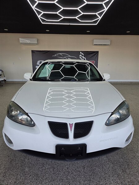 2006 Pontiac Grand Prix   - Photo 1 - Bullhead City, AZ 86442