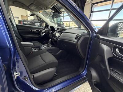 2019 Nissan Rogue SV - Photo 8 - Bullhead City, AZ 86442