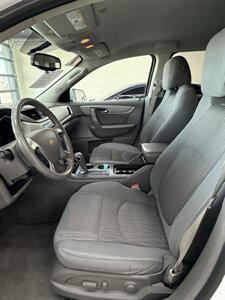 2017 Chevrolet Traverse LT - Photo 8 - Bullhead City, AZ 86442