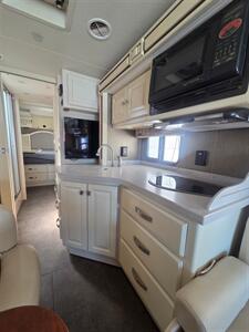 2013 Tiffin allegro breeze   - Photo 24 - Bullhead City, AZ 86442