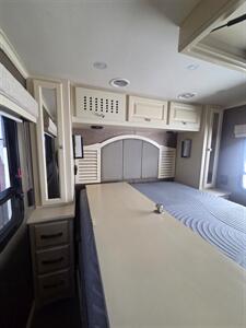 2013 Tiffin allegro breeze   - Photo 18 - Bullhead City, AZ 86442