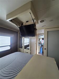 2013 Tiffin allegro breeze   - Photo 17 - Bullhead City, AZ 86442