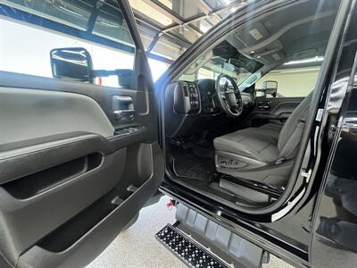 2022 Chevrolet Silverado 6500HD   - Photo 14 - Bullhead City, AZ 86442