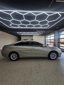 2015 Toyota Camry LE   - Photo 2 - Bullhead City, AZ 86442