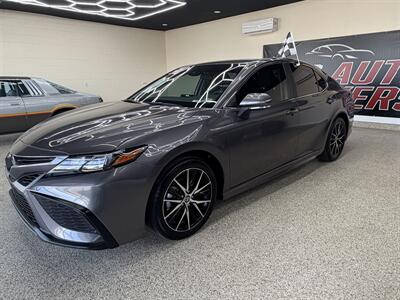 2023 Toyota Camry SE   - Photo 2 - Bullhead City, AZ 86442