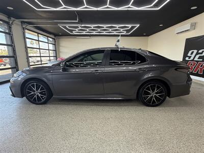 2023 Toyota Camry SE Sedan