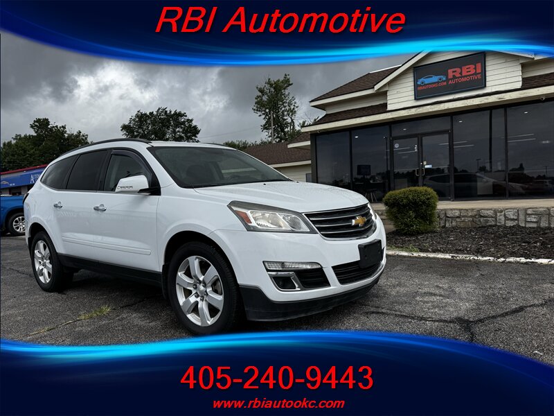 2017 Chevrolet Traverse LT  