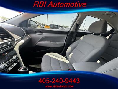 2020 Hyundai ELANTRA SEL - Photo 5 - Oklahoma City, OK 73122