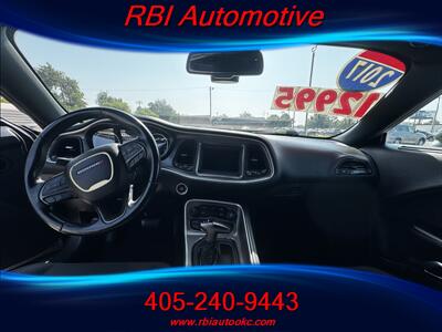 2019 Dodge Challenger SXT   - Photo 4 - Oklahoma City, OK 73122