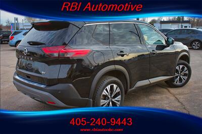 2021 Nissan Rogue SV   - Photo 6 - Oklahoma City, OK 73122