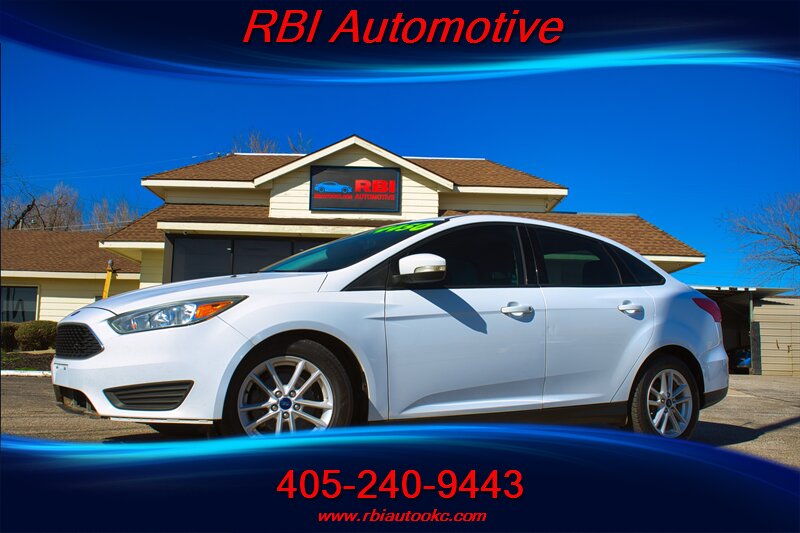 2017 Ford Focus SE   - Photo 1 - Oklahoma City, OK 73122