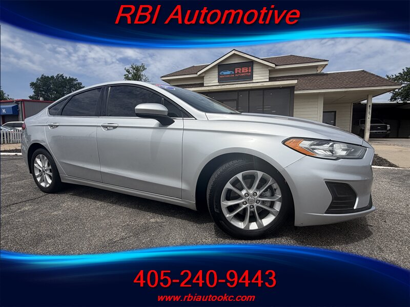 2019 Ford Fusion SE   - Photo 1 - Oklahoma City, OK 73122