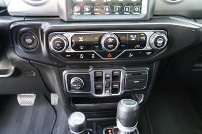 2020 Jeep Wrangler Unlimited Sahara   - Photo 23 - Spanish Fork, UT 84660