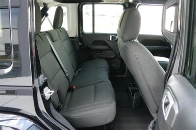 2020 Jeep Wrangler Unlimited Sahara   - Photo 35 - Spanish Fork, UT 84660