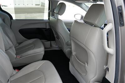 2018 Chrysler Pacifica Hybrid Touring L - Photo 38 - Spanish Fork, UT 84660