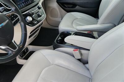 2018 Chrysler Pacifica Hybrid Touring L - Photo 25 - Spanish Fork, UT 84660