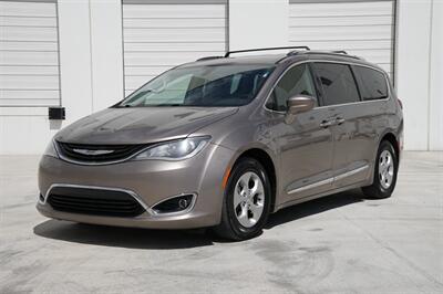 2018 Chrysler Pacifica Hybrid Touring L Minivan