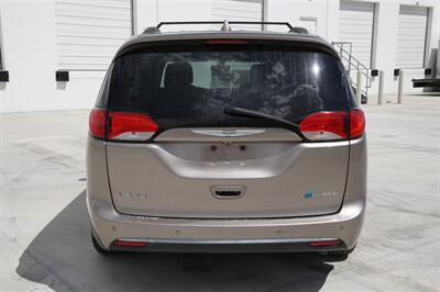 2018 Chrysler Pacifica Hybrid Touring L - Photo 5 - Spanish Fork, UT 84660
