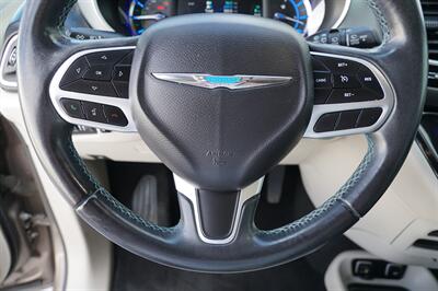 2018 Chrysler Pacifica Hybrid Touring L - Photo 18 - Spanish Fork, UT 84660