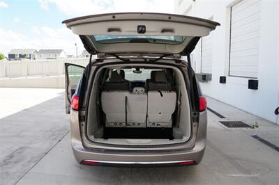 2018 Chrysler Pacifica Hybrid Touring L - Photo 33 - Spanish Fork, UT 84660