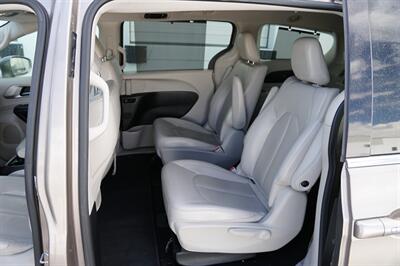 2018 Chrysler Pacifica Hybrid Touring L - Photo 27 - Spanish Fork, UT 84660