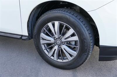 2019 Nissan Pathfinder SL   - Photo 8 - Spanish Fork, UT 84660
