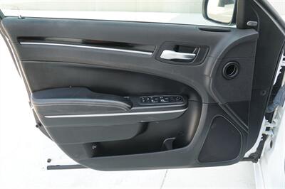 2019 Chrysler 300 S - Photo 13 - Spanish Fork, UT 84660