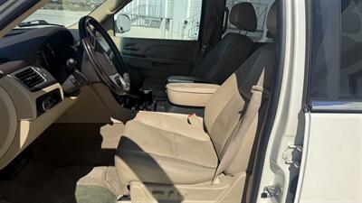 2010 Cadillac Escalade ESV Premium   - Photo 7 - Spanish Fork, UT 84660