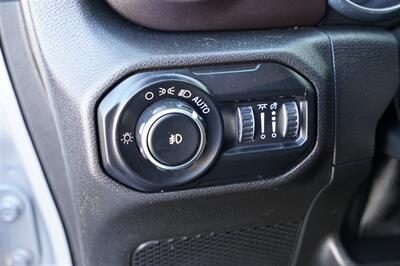 2019 Jeep Wrangler Unlimited Sahara Altitude   - Photo 15 - Spanish Fork, UT 84660