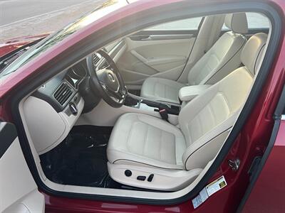 2016 Volkswagen Passat 1.8T SE - Photo 9 - Canton, MA 02021