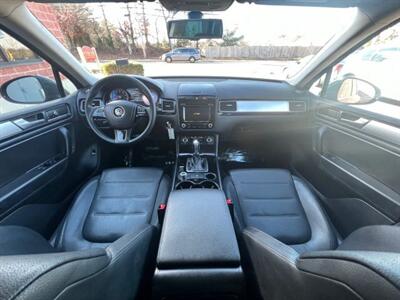 2013 Volkswagen Touareg VR6 Sport SUV 4D   - Photo 14 - Canton, MA 02021