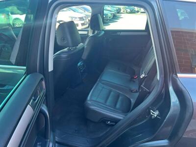 2013 Volkswagen Touareg VR6 Sport SUV 4D   - Photo 10 - Canton, MA 02021