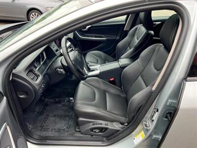 2018 Volvo V60 T5 Dynamic Wagon 4D - Photo 9 - Canton, MA 02021