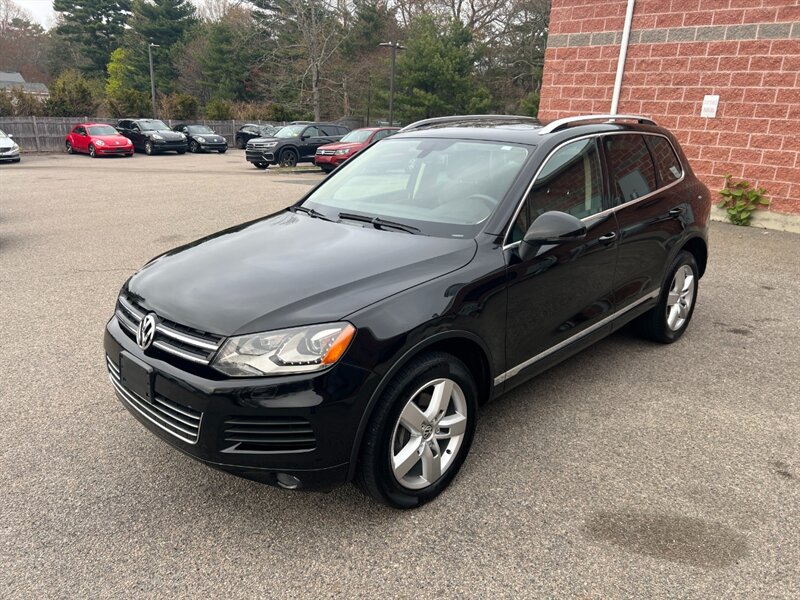 2014 Volkswagen Touareg V6 Lux   - Photo 1 - Canton, MA 02021