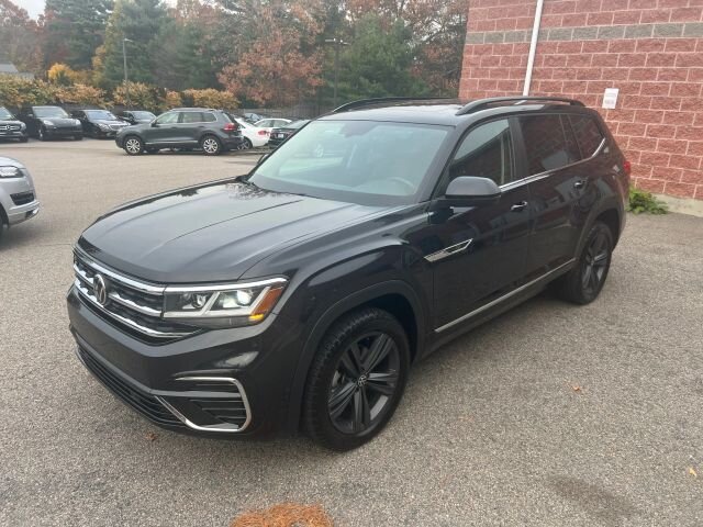 2021 Volkswagen Atlas SE w/Tech R-Line's photo