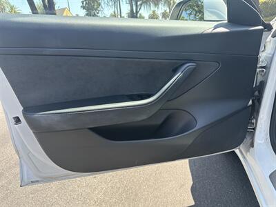 2020 Tesla Model 3 Standard Range   - Photo 12 - Los Angeles, CA 90017