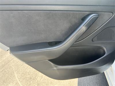 2020 Tesla Model 3 Standard Range   - Photo 13 - Los Angeles, CA 90017
