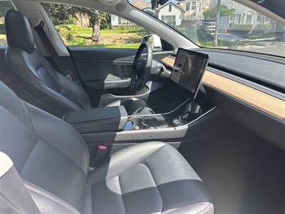 2020 Tesla Model 3 Standard Range   - Photo 10 - Los Angeles, CA 90017