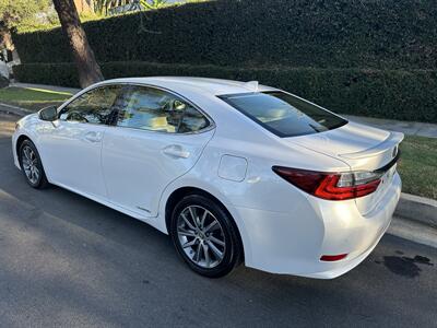 2018 Lexus ES300h   - Photo 3 - Los Angeles, CA 90017