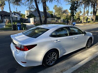 2018 Lexus ES300h   - Photo 5 - Los Angeles, CA 90017