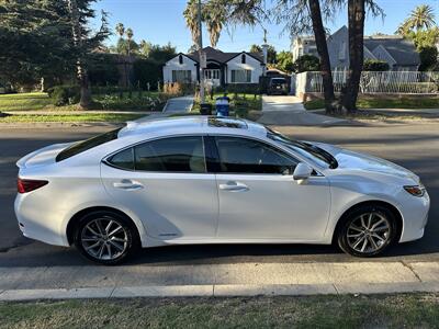 2018 Lexus ES300h   - Photo 6 - Los Angeles, CA 90017